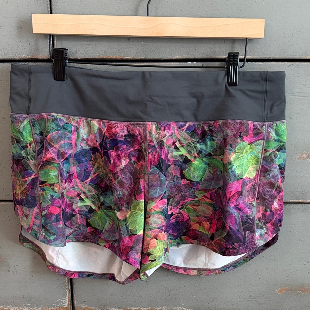 Lululemon Speed Up Mid-Rise Short 4" size 12